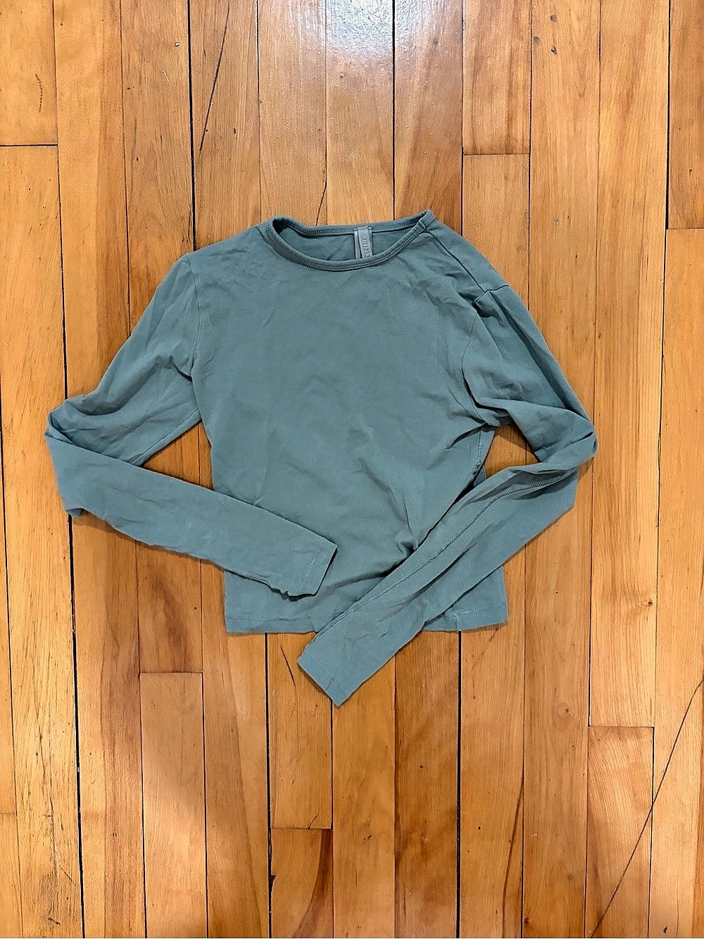 Skims Long Sleeve Tee in Sage Green Size XXS